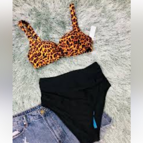 CUPSHE Women's High Waisted Tummy Control Twist Front Two Piece Bikini Set Small - Picture 5 of 9